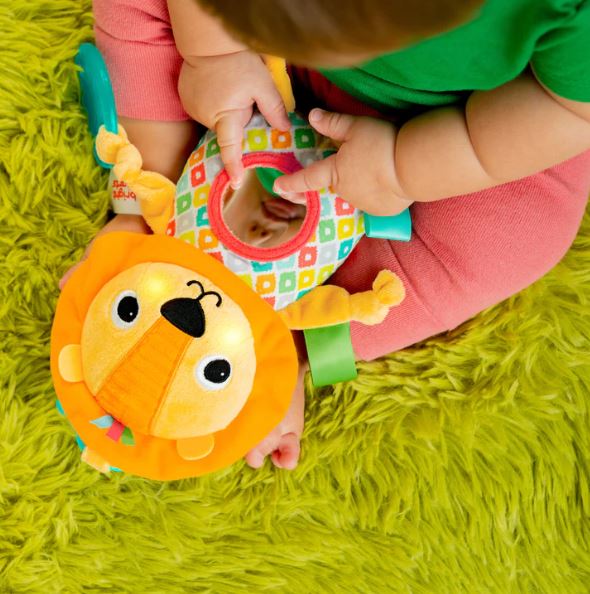 Huggin' Lights Musical Light up Toy - Lion