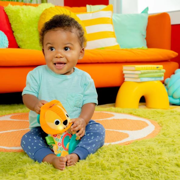 Huggin' Lights Musical Light up Toy - Lion