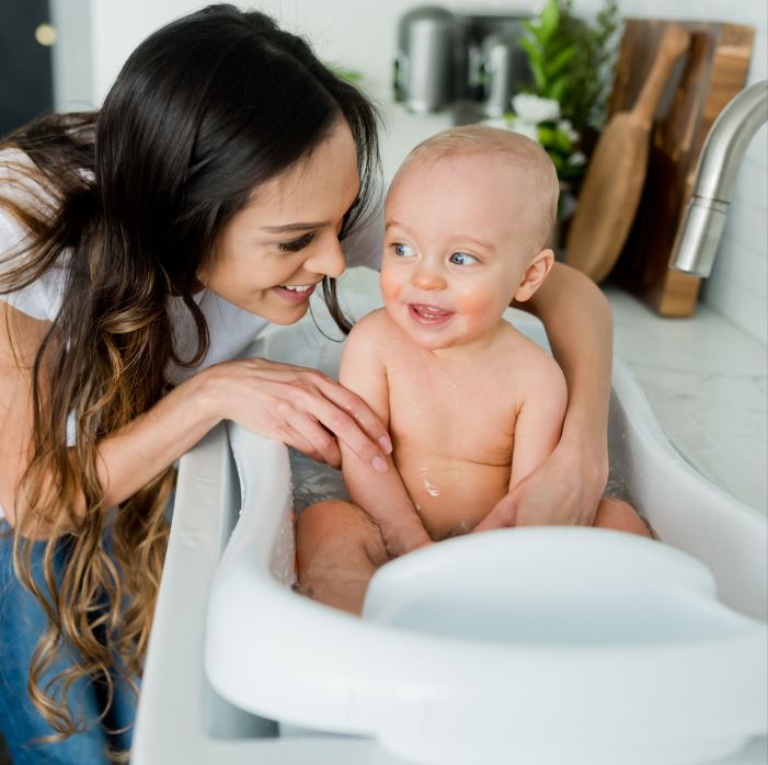 Infant To Toddler Tub with Sling White