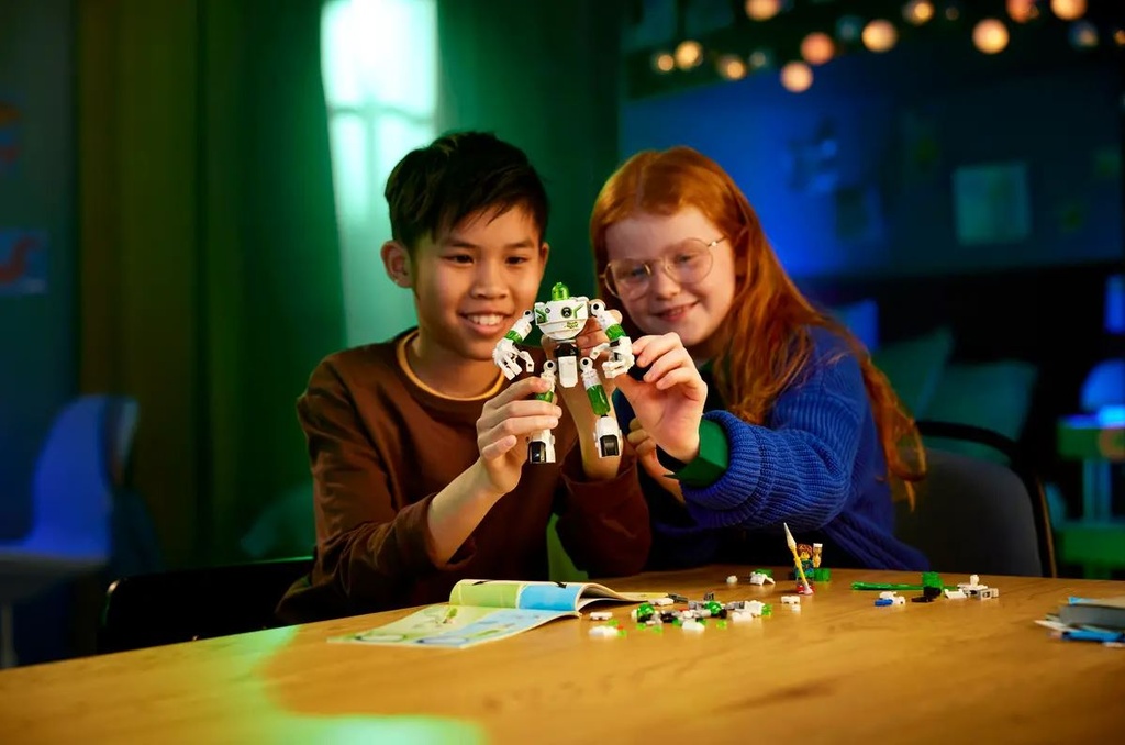 Lego Titan Mateo and Z-Blob the Robot
