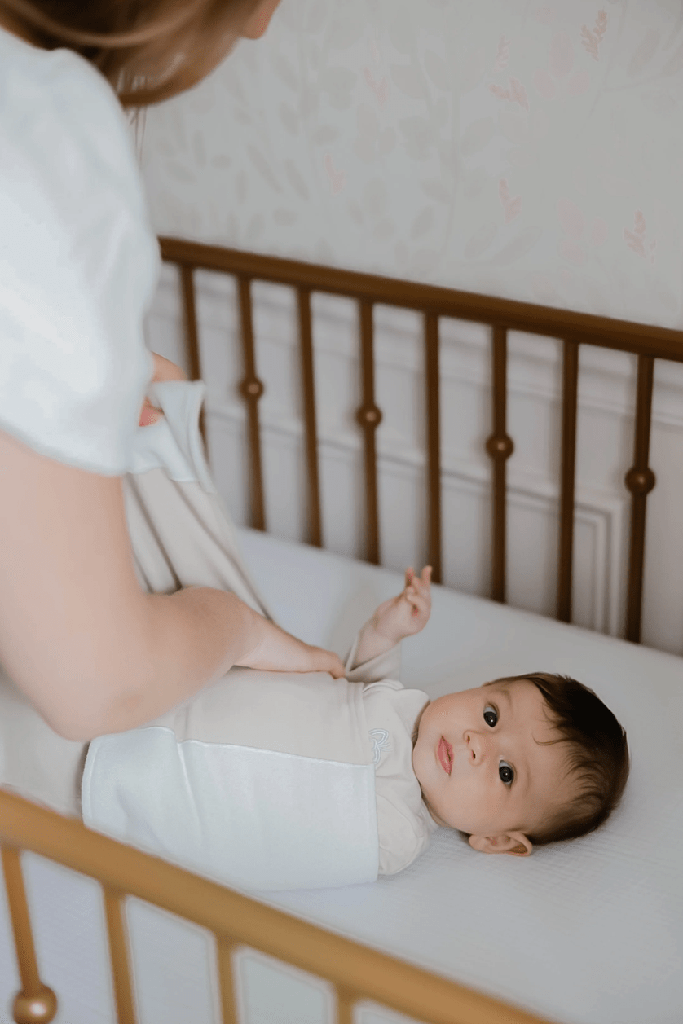 Butterfly Swaddle Cozy Oat Medium 12-17lbs